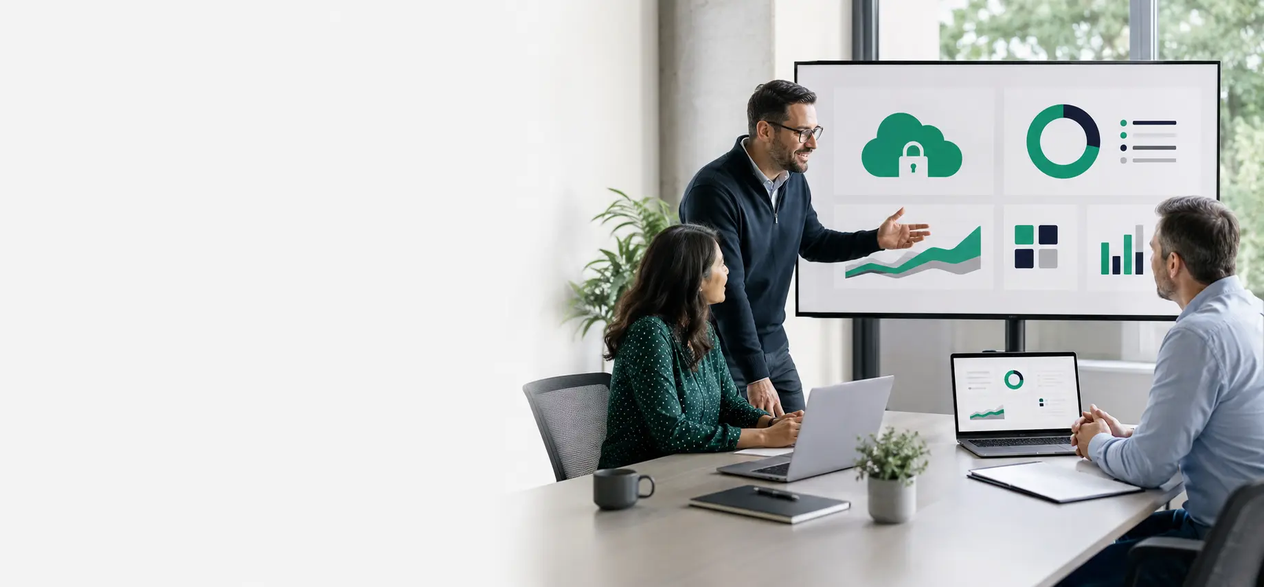 Consultant supporting a secure cloud and Microsoft 365 deployment